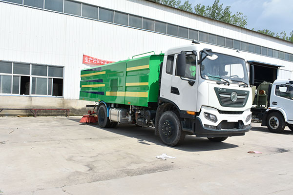 KY开元集团吸泥吸水吸尘车